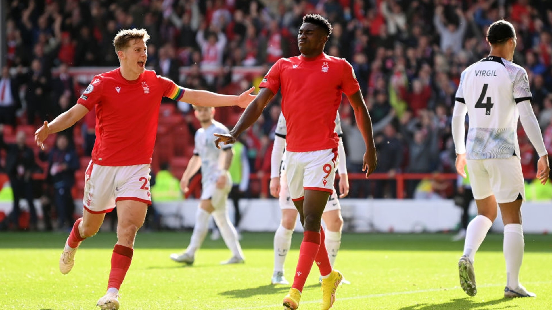 表现扛起球 表现扛起球